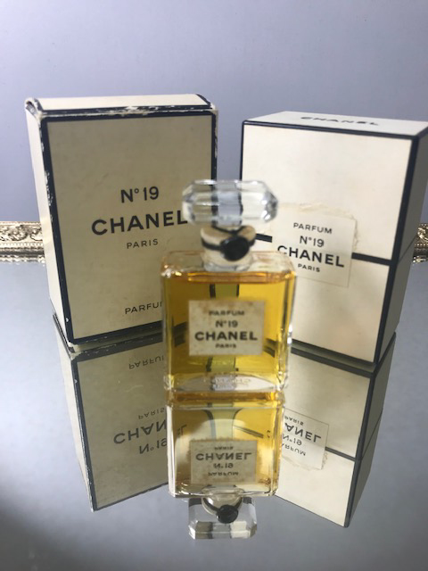 CHANEL No 5 Vintage Extrait TPM perfume bottle with original box. Almost  Full.